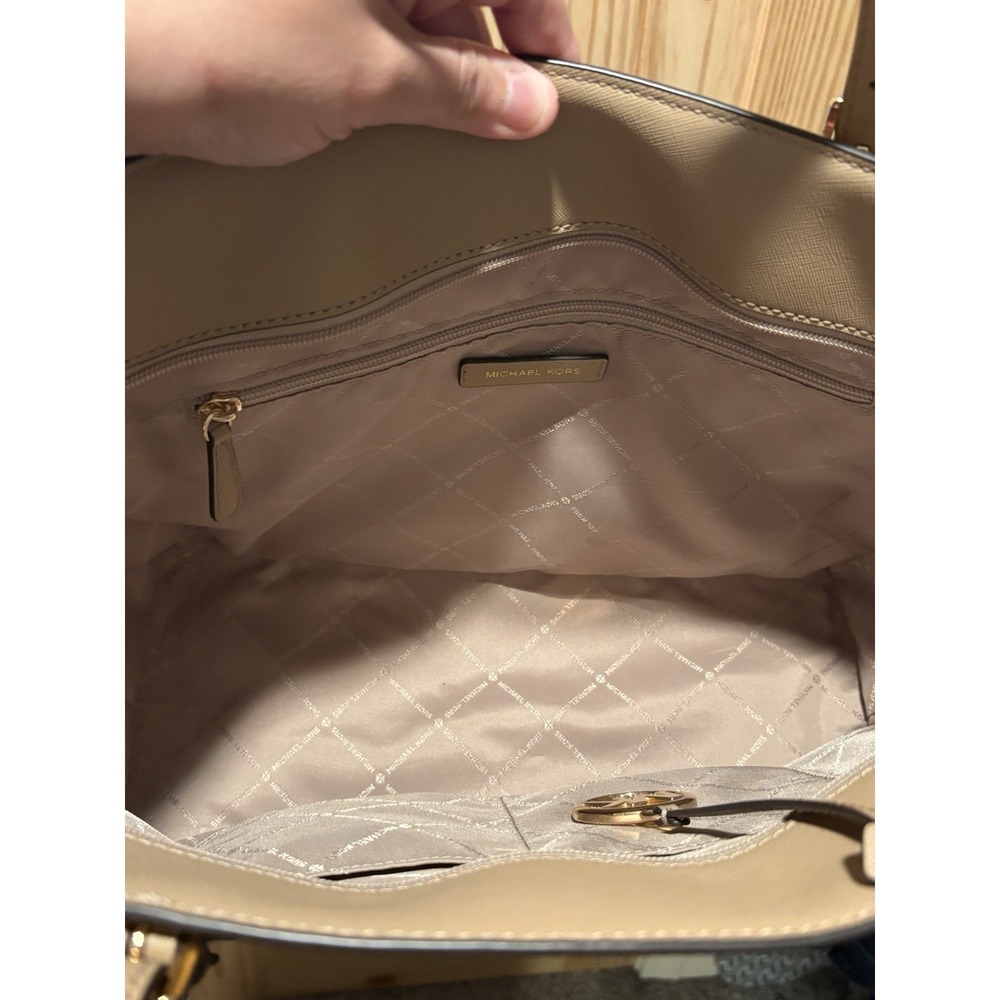 Michael Kors Large Jet Set Travel Tote Beige Taupe Saffiano Leather Shoulder Bag - Picture 5 of 6